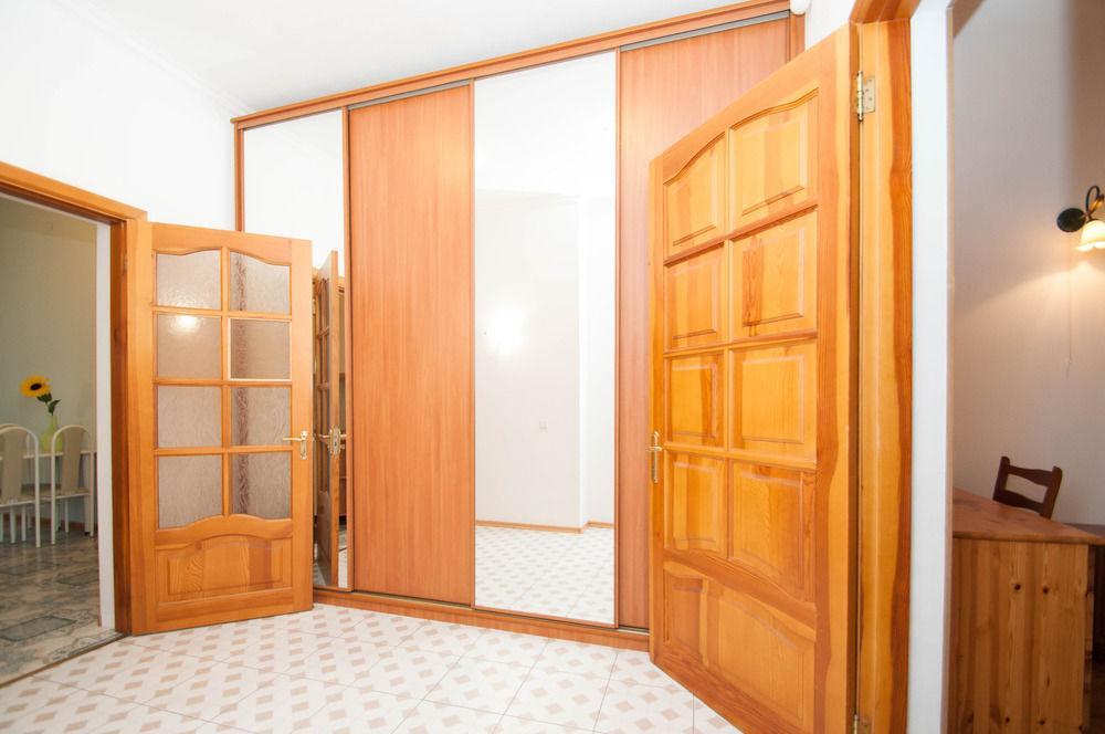 Hostel Kreschatik เคียฟ ภายนอก รูปภาพ