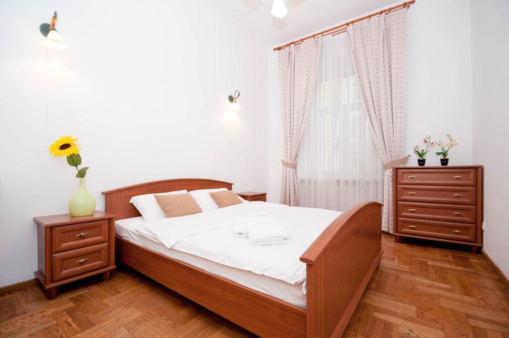 Hostel Kreschatik เคียฟ ภายนอก รูปภาพ