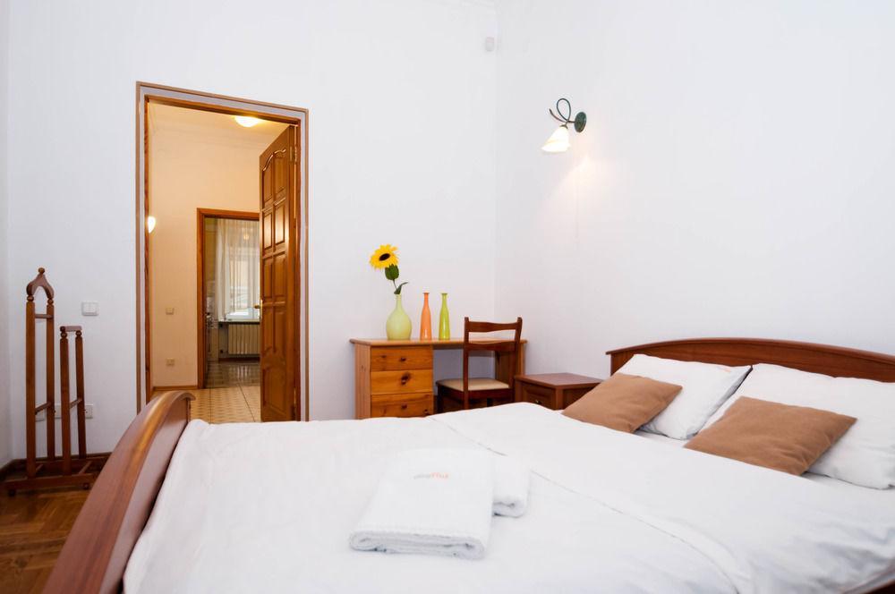 Hostel Kreschatik เคียฟ ภายนอก รูปภาพ